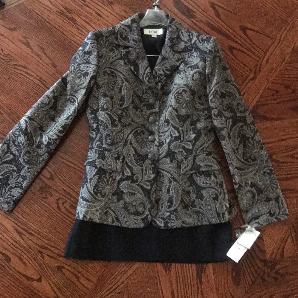 NWT Le Suit Skirt Suit 6